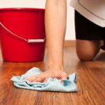 Чем моют деревянный пол после покраски эмалью?