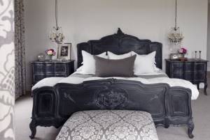 Черно-белый интерьер спальни