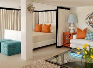 Дизайн гостиной спальни со стелажами