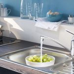 качественный смеситель на кухне