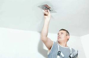 Как в одиночку выровнять кривые потолки перед ремонтом