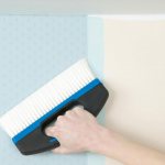 Поклейка обоев на ровные стены