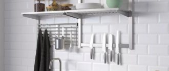 полочки смотрятся стильно